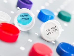 Znakowanie nakrętek kodami promocyjnymi - drukarka Markem-Imaje 2