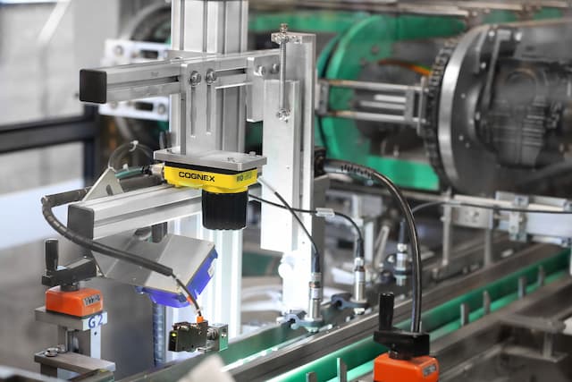 Zintegrowana z CoLOS Mark&Read kamera Cognex sprawdza jakość nadruku