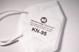 Znakowanie masek z filtrem drukarką Markem-Imaje 5800