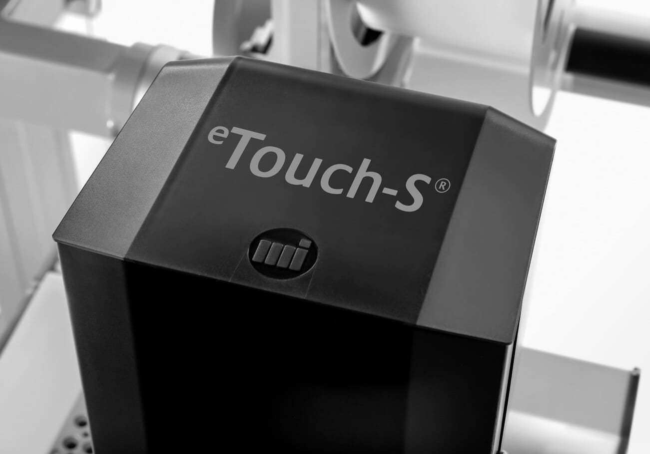 Jak system drukująco-etykietujący pomaga firmom dostosować się do bieżących i pojawiających się nowych wyzwań?